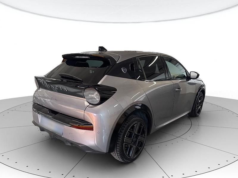 Usata Lancia Ypsilon 100 CV (73 kW) 2024 Grigio Utilitaria