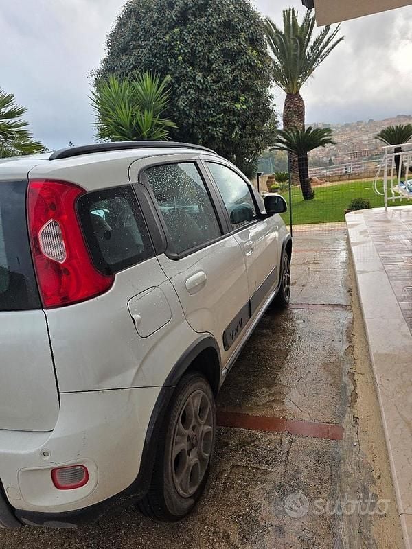 Usata Fiat Panda 4x4 85 CV (62 kW) 2013 Bianco Utilitaria