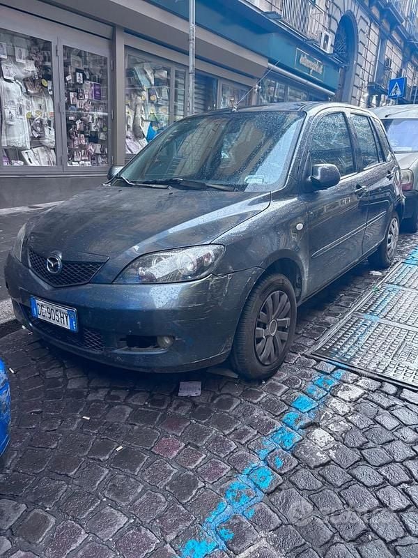 Usata Mazda 2 68 CV (50 kW) 2006 Grigio Berlina