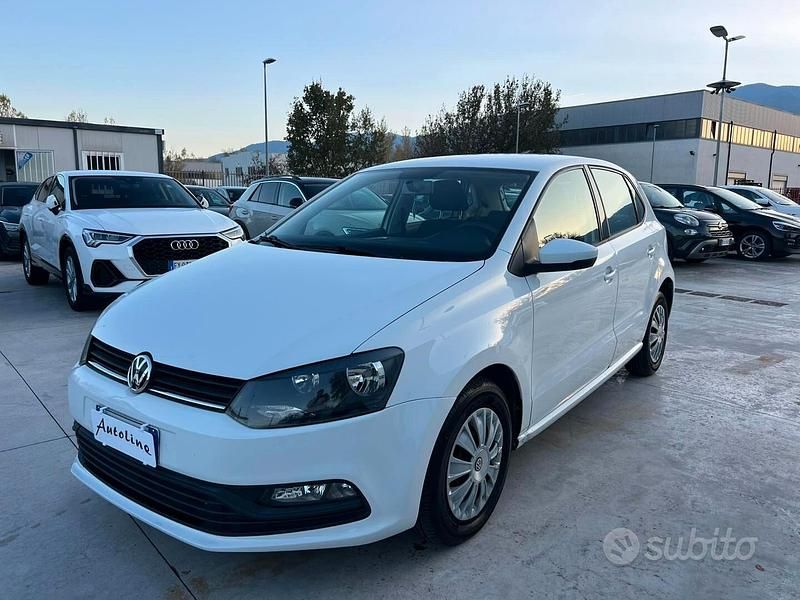Bianco Usata 2015 VW Polo Tre volumi | 7900 € (Buon prezzo) - Immagine 1/4