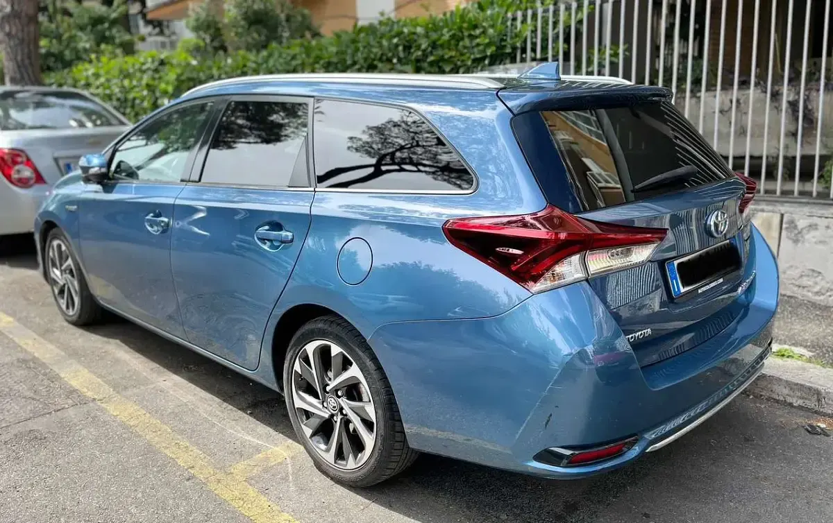 Usata Toyota Auris Touring Sports Business Edition 136 CV (100 kW) 2015 Station wagon