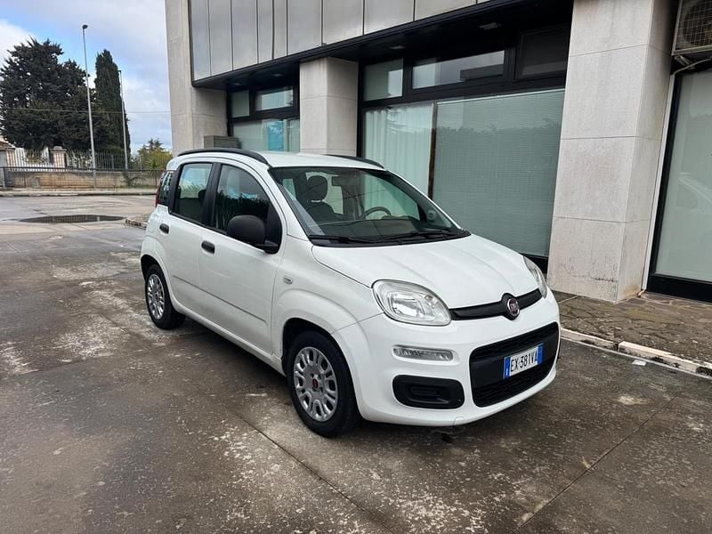 Usata Fiat Panda Lounge 75 CV (55 kW) 2015 Bianco Utilitaria