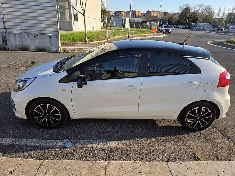 Usata Kia Rio 75 CV (55 kW) 2016 Utilitaria