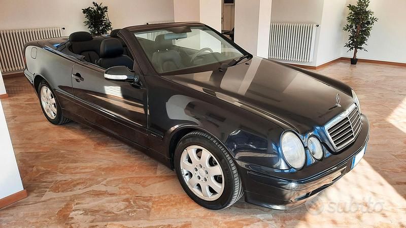 Usado Mercedes CLK230 Avantgarde 197 CV (144 kW) 2001 Negro Descapotable