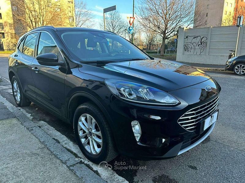 Usata Ford Kuga Titanium 152 CV (111 kW) 2021 Agate black metallizzato SUV