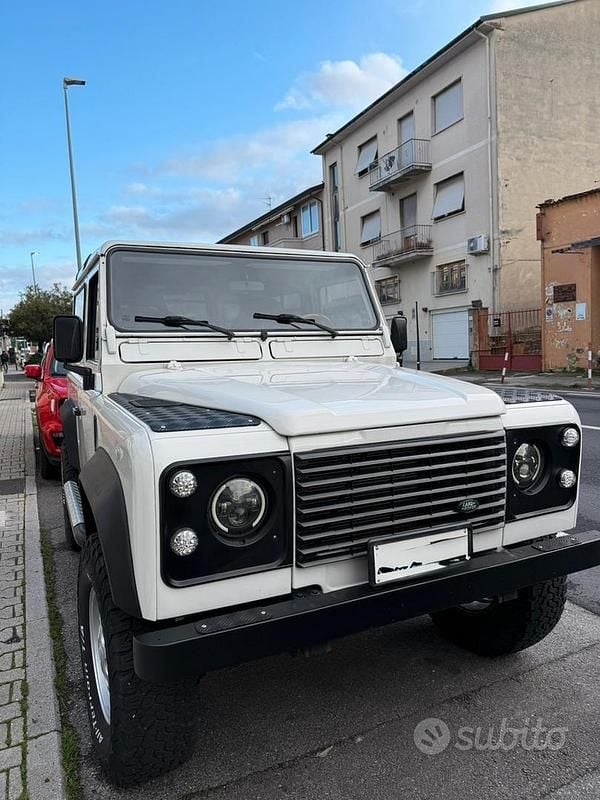 Usata Land Rover Defender 113 CV (83 kW) 1997 SUV