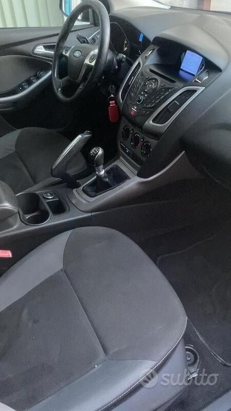 Usata Ford Focus Titanium 115 CV (84 kW) 2012 Blu Station wagon