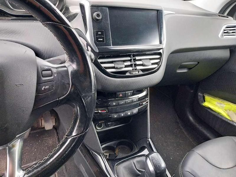 Usata Peugeot 2008 Allure 99 CV (72 kW) 2017 Bianco SUV