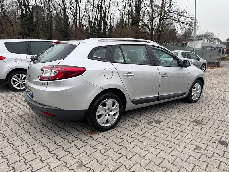Usata Renault Mégane GrandTour 110 CV (80 kW) 2013 Grigio Station wagon