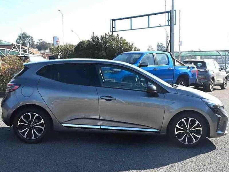 Usata Renault Clio V Techno 91 CV (66 kW) 2024 Grigio Berlina