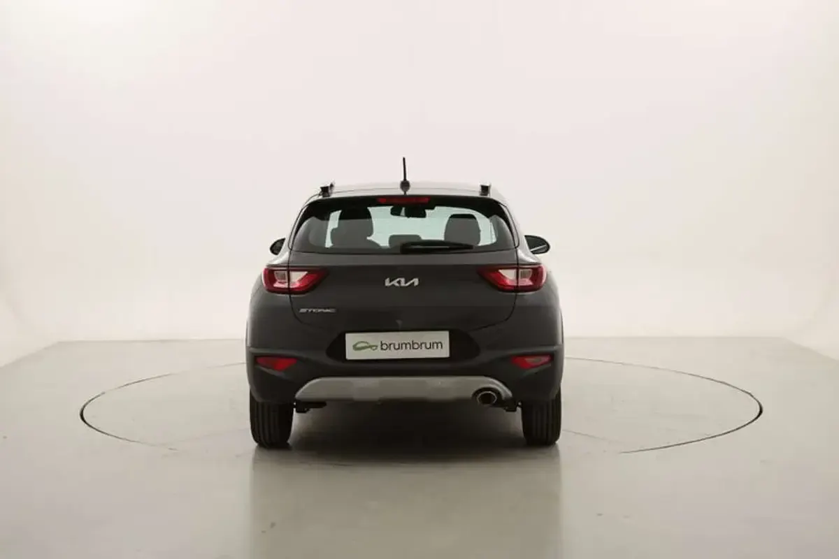 Usata Kia Stonic Style 101 CV (74 kW) 2022 Grigio SUV