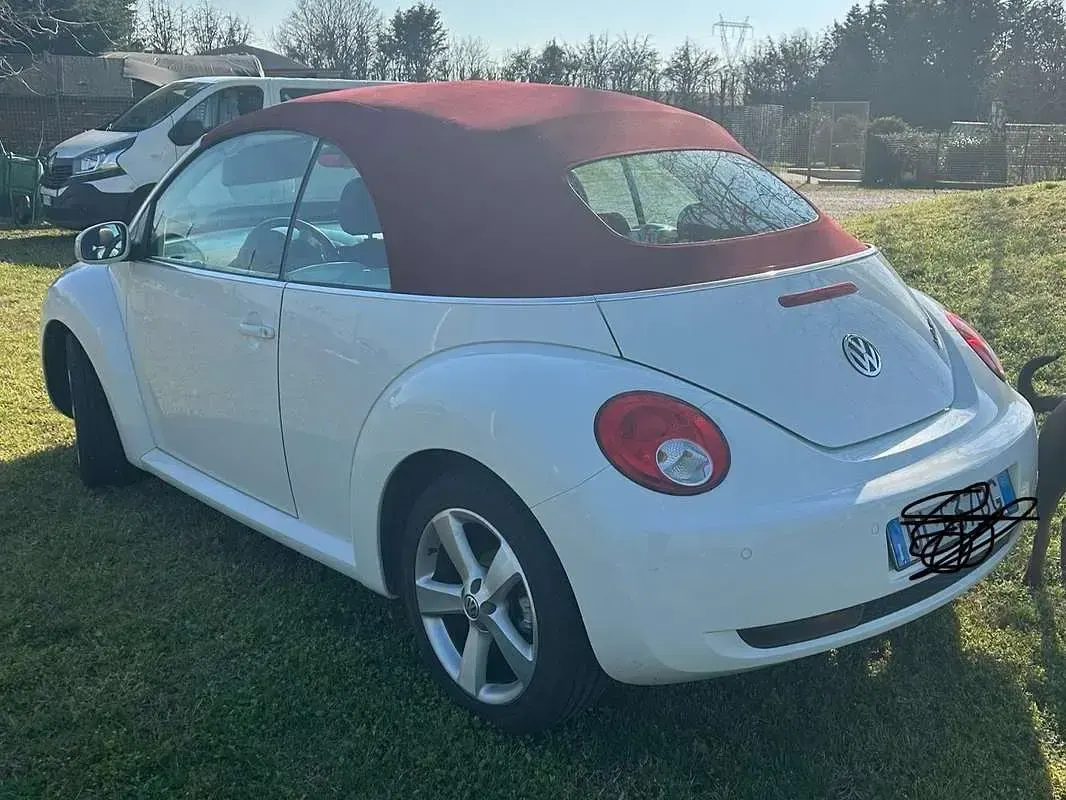 Usata VW New Beetle Edition 102 CV (75 kW) 2008 Bianco Utilitaria