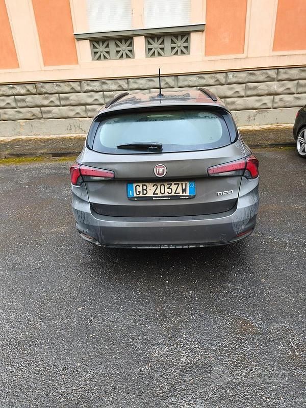 Usata Fiat Tipo 120 CV (88 kW) 2020 Grigio Station wagon