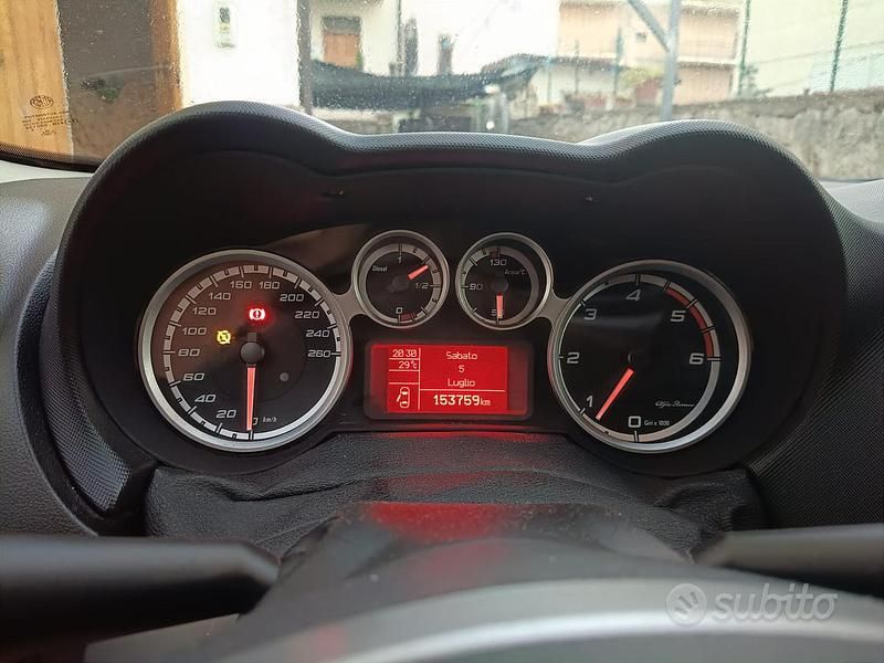 Second-hand Alfa Romeo MiTo 85 CP (62 kW) 2016 Alb Hatchback