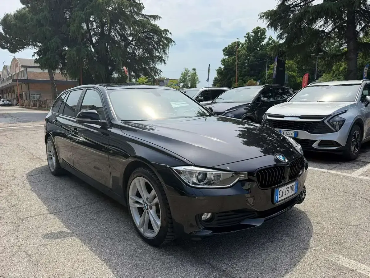 Usata BMW 320 184 CV (135 kW) 2014 Nero Berlina