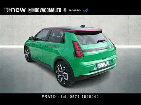 Usata Renault 5 E-Tech Komfort 110 kW (150 CV) 2025 Verde chiaro Utilitaria