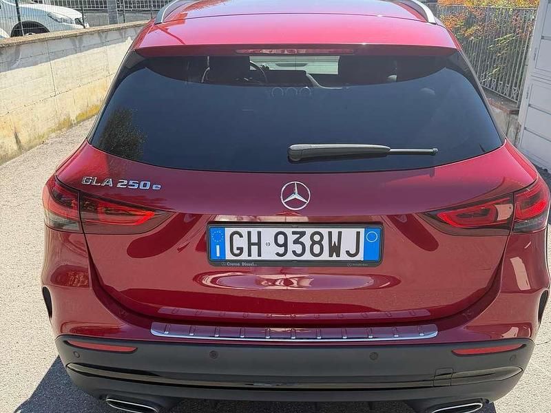 Usata Mercedes GLA250 Premium 160 CV (117 kW) 2022 Rosso SUV