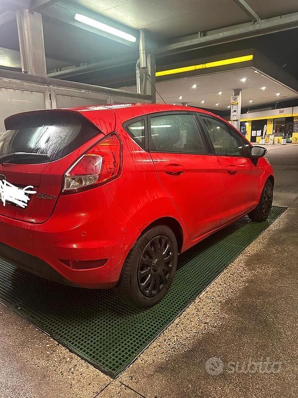Usata Ford Fiesta 60 CV (44 kW) 2016 Berlina