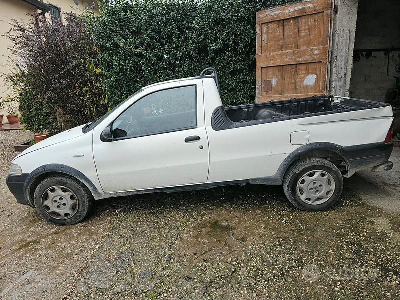 Bianco Usata 2005 Fiat Strada Pick-up | 3000 € (Super prezzo) - Immagine 1/4