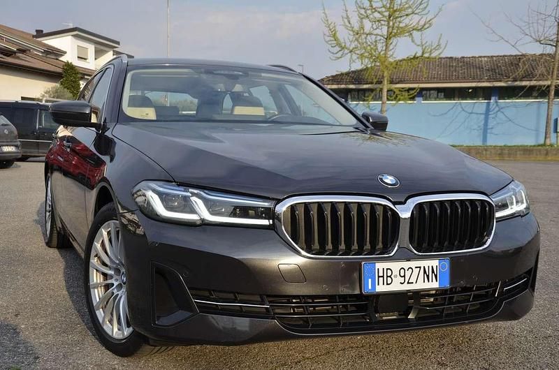 Usata BMW 530e 292 CV (214 kW) 2021 Grigio Station wagon