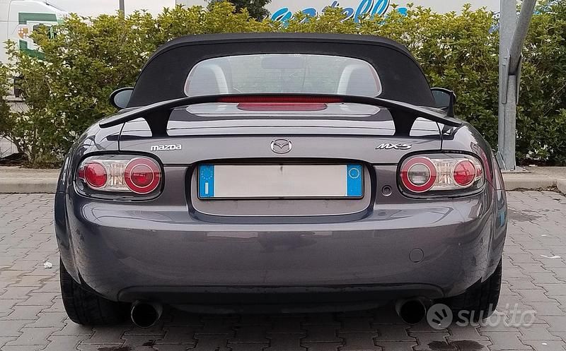 Usata Mazda MX5 High 160 CV (117 kW) 2007 Grigio Cabrio