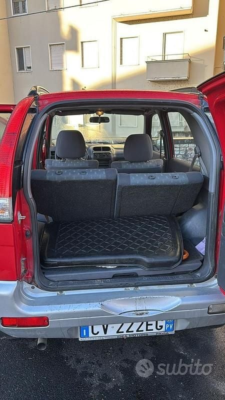 Usata Daihatsu Terios 86 CV (63 kW) 2005 Rosso SUV