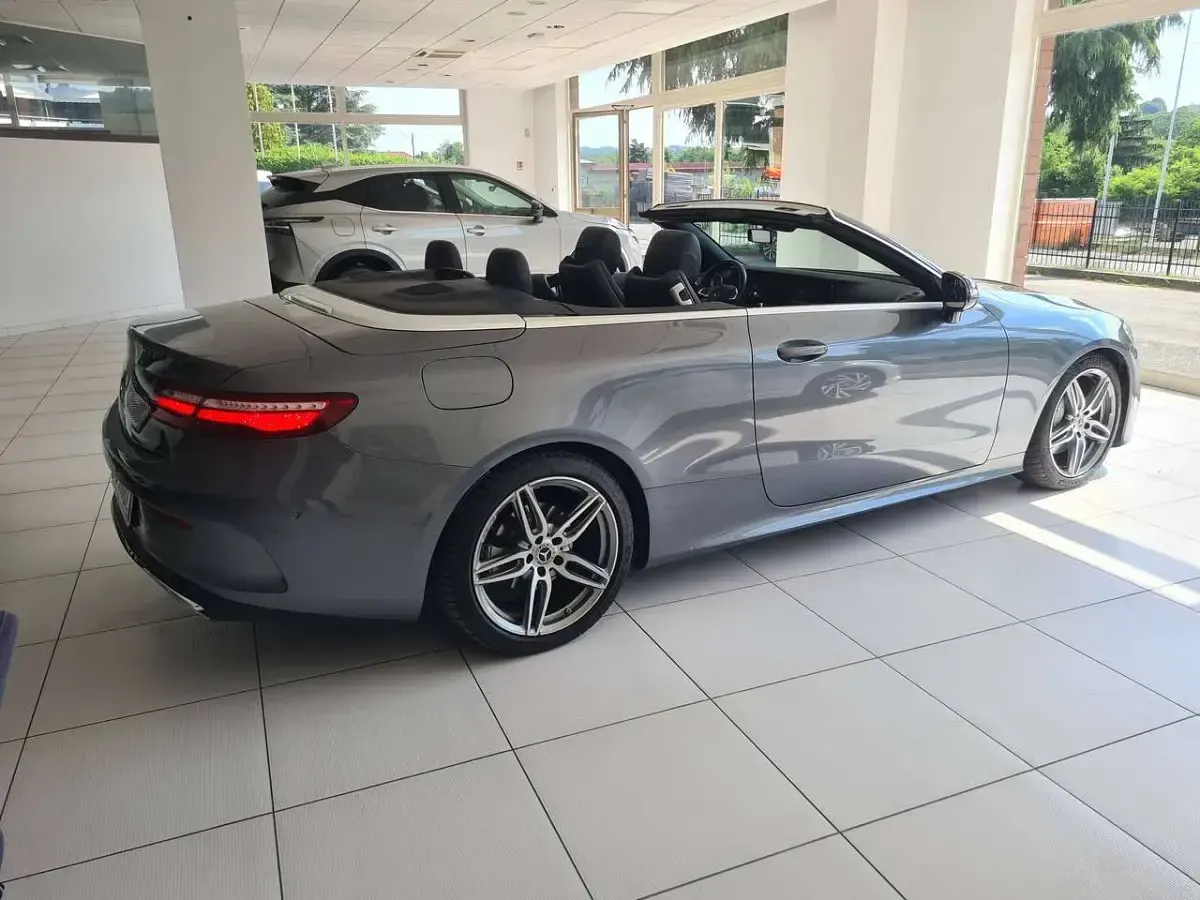 Usata Mercedes E220 Premium Plus 194 CV (142 kW) 2018 Grigio Cabrio