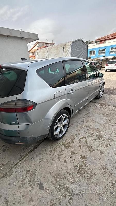 Usata Ford S-MAX 140 CV (102 kW) 2006 Monovolume