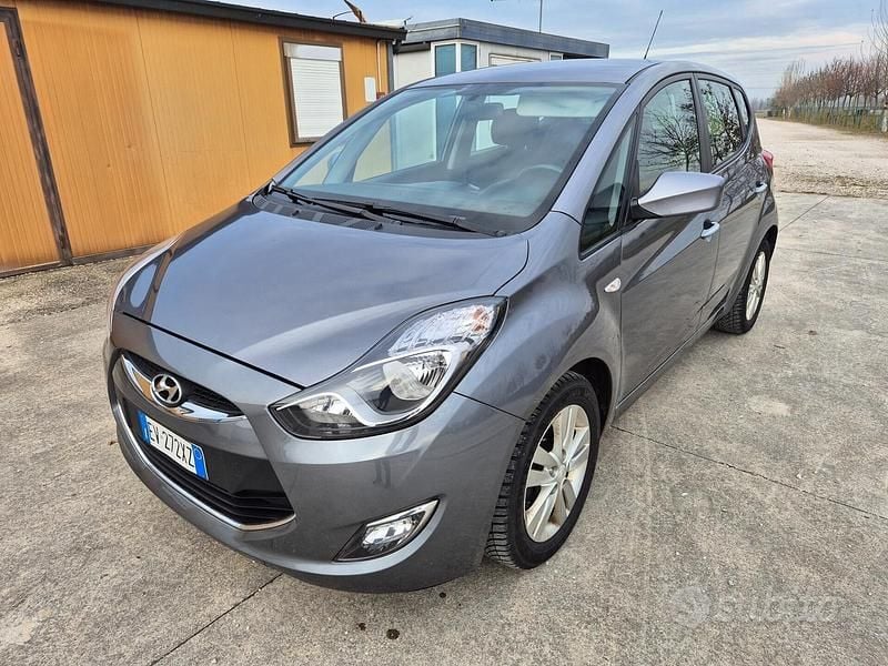 Usata Hyundai ix20 Comfort 116 CV (85 kW) 2014 Grigio Utilitaria