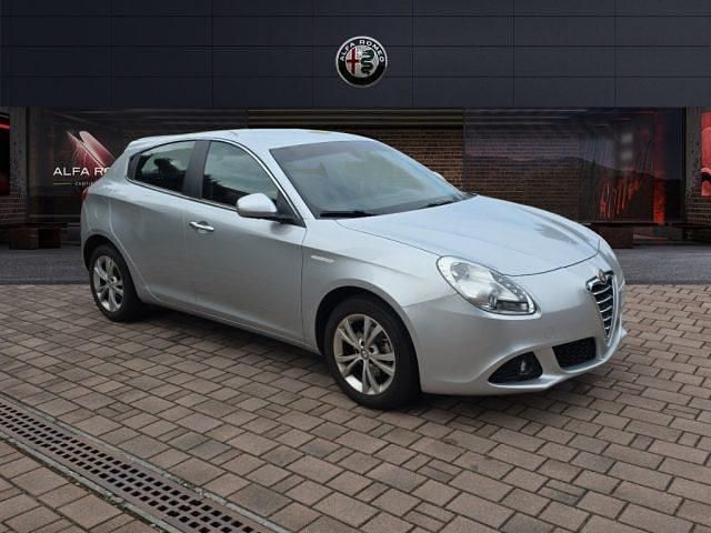 Usata Alfa Romeo Giulietta Distinctive 120 CV (88 kW) 2011 Argento Utilitaria
