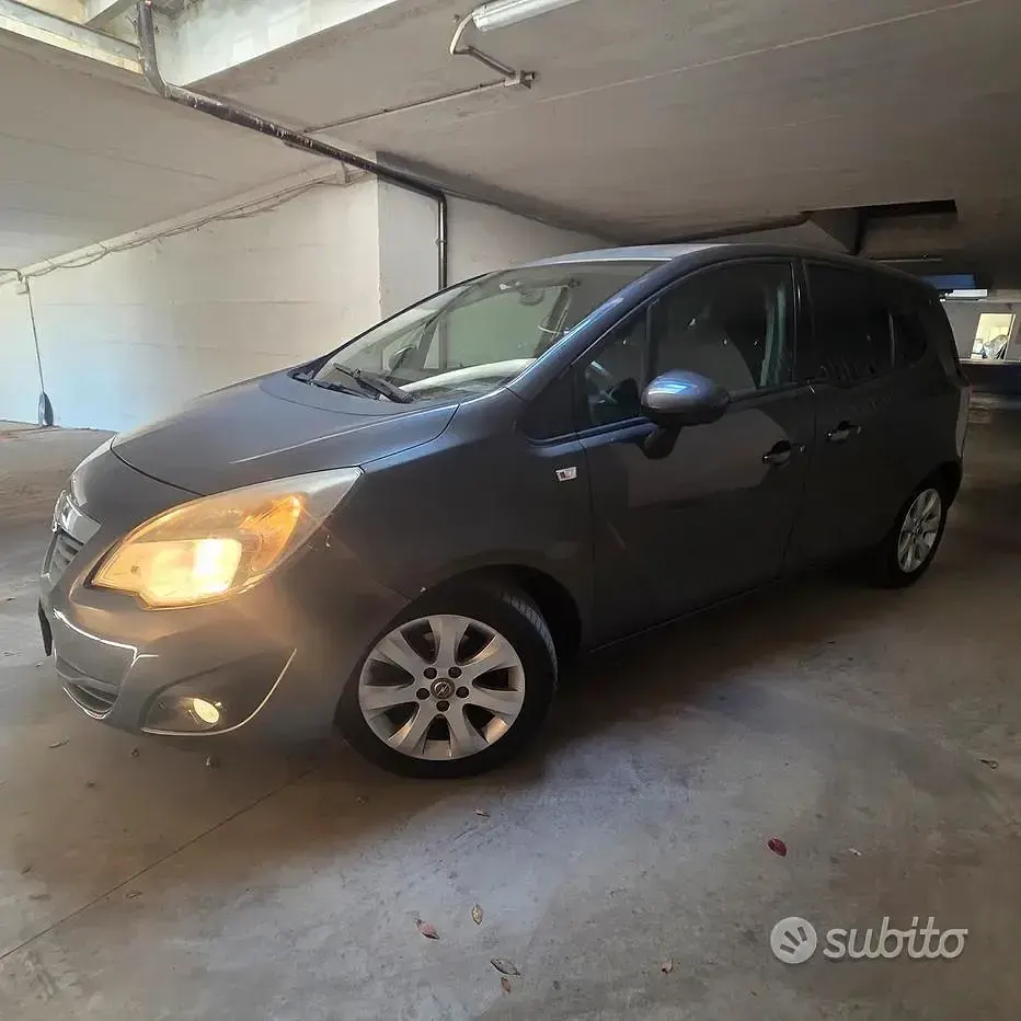 Usata Opel Meriva Cosmo 95 CV (69 kW) 2013 Grigio Monovolume