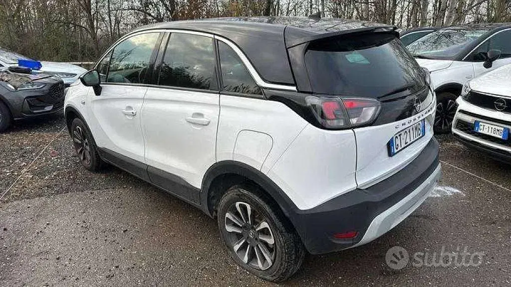 Usata Opel Crossland Elegance 131 CV (96 kW) 2024 Bianco SUV