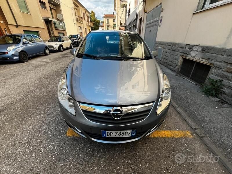 Usata Opel Corsa 69 CV (50 kW) 2008 Grigio Utilitaria