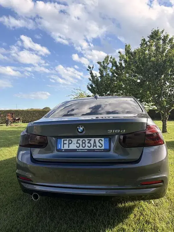 Usata BMW 318 Advantage 150 CV (110 kW) 2018 Grigio Berlina