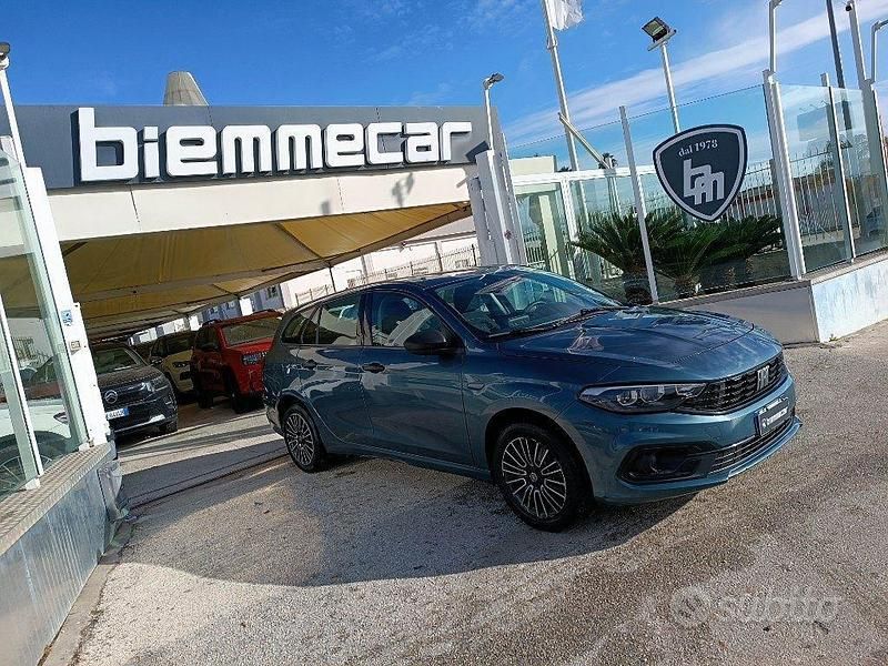 Usata Fiat Tipo Cross 101 CV (74 kW) 2023 Grigio Station wagon