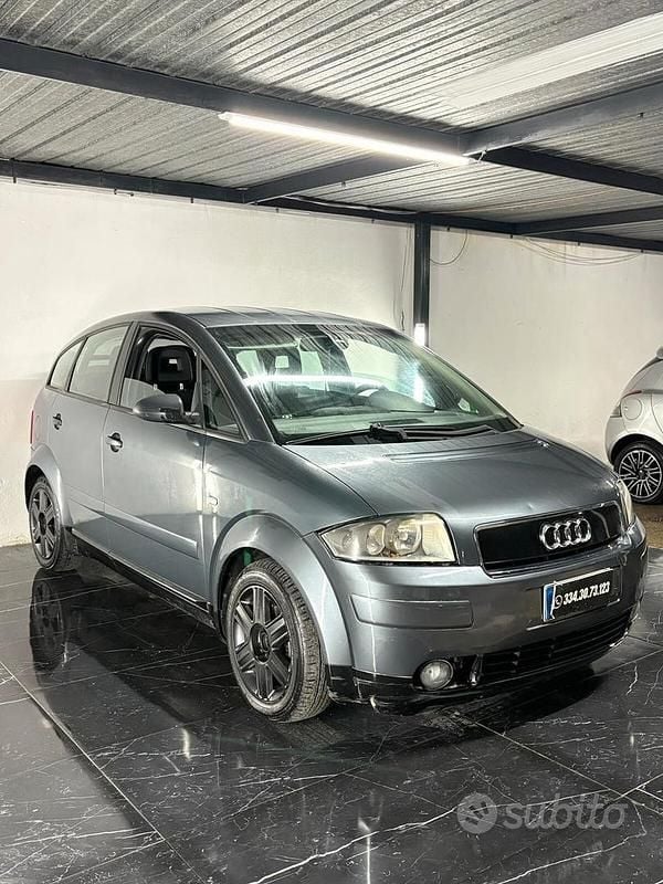 Usata Audi A2 Ambiente 90 CV (66 kW) 2005 Grigio Utilitaria