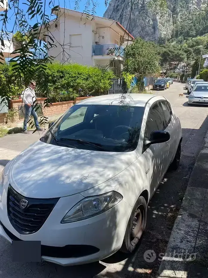 Usata Lancia Ypsilon 2015 Utilitaria