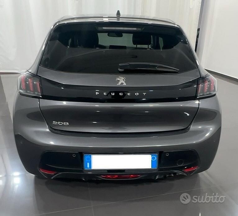 Usata Peugeot 208 Allure 101 CV (74 kW) 2023 Grigio Utilitaria