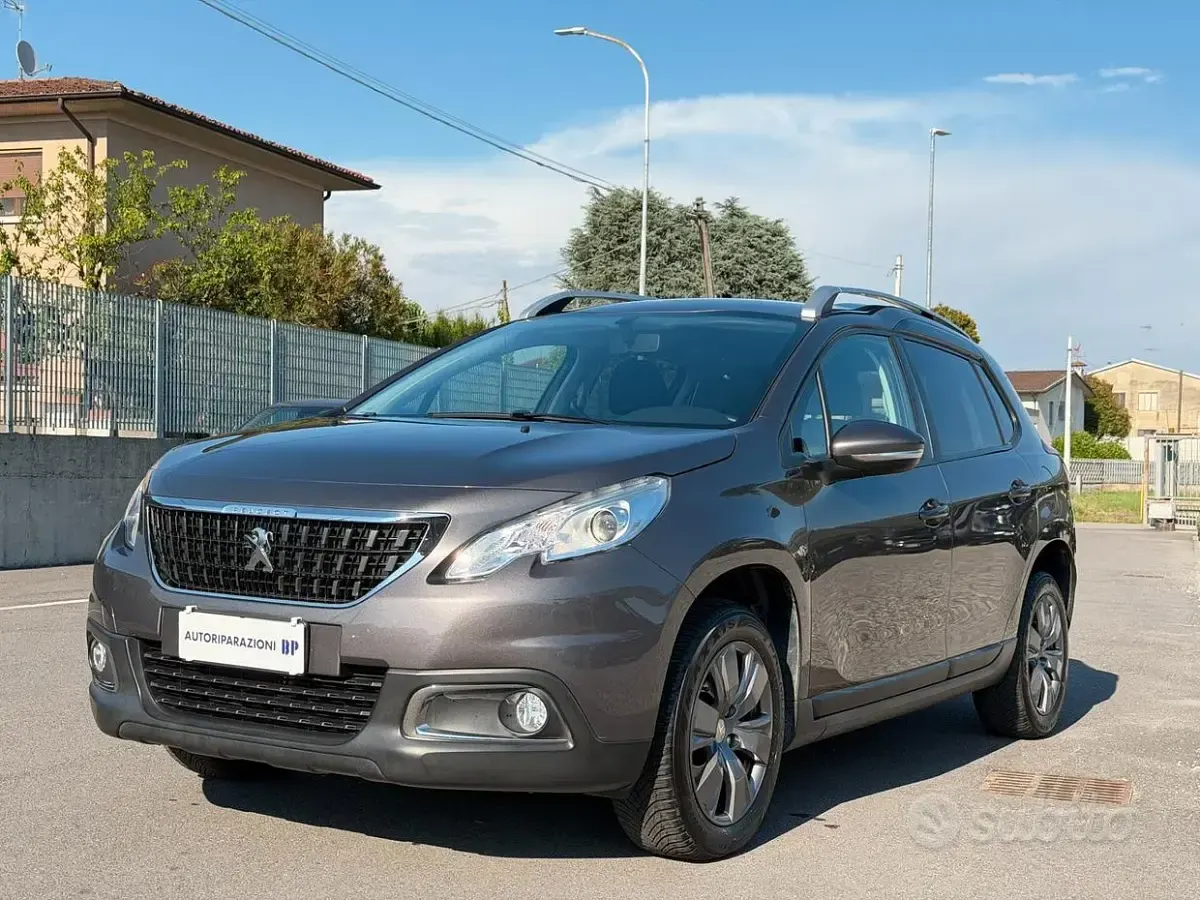 Usata Peugeot 2008 Active 82 CV (60 kW) 2016 Grigio SUV
