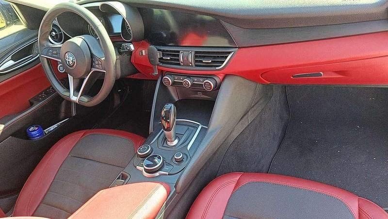 Usata Alfa Romeo Giulia Super 150 CV (110 kW) 2018 Berlina