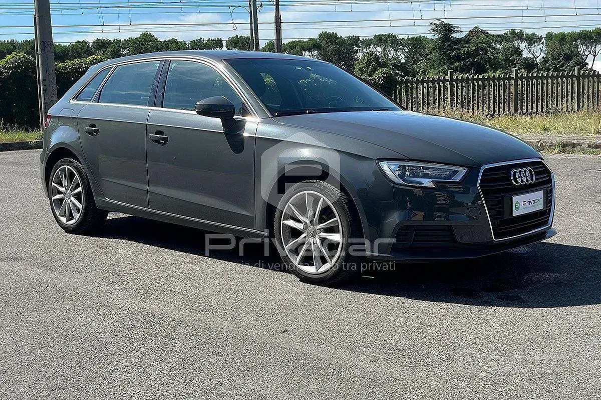 Usata Audi A3 Sportback Comfort 116 CV (85 kW) 2018 Grigio Utilitaria