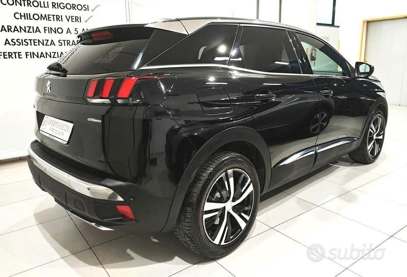 Usata Peugeot 3008 GT-line 130 CV (95 kW) 2018 Nero SUV