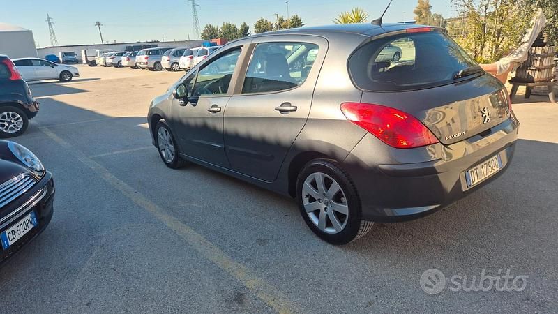 Usata Peugeot 308 90 CV (66 kW) 2009 Grigio Berlina