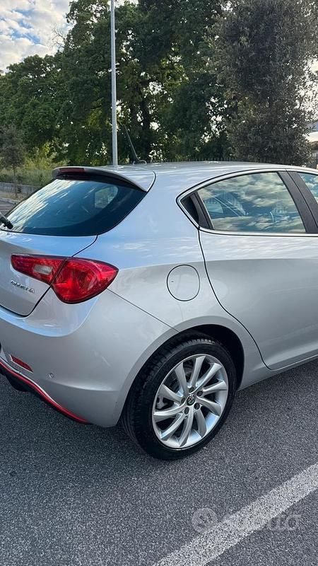 Second-hand Alfa Romeo Giulietta Business 120 CP (88 kW) 2020 Gri Hatchback
