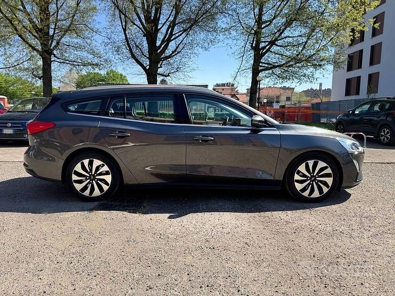 Usata Ford Focus Business Edition 125 CV (91 kW) 2018 Grigio Station wagon