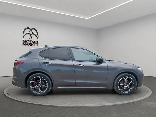 Usata Alfa Romeo Stelvio Ti 280 CV (205 kW) 2022 Grigio scuro SUV