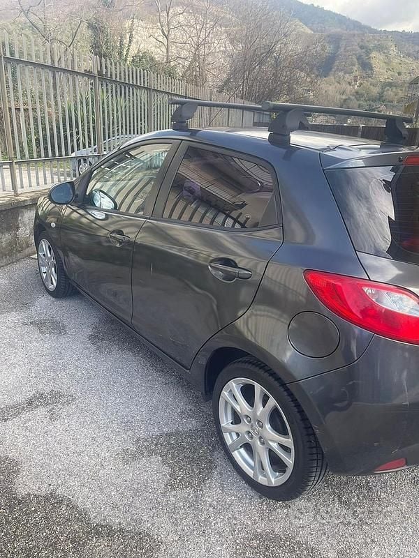 Usata Mazda 2 68 CV (50 kW) 2008 Grigio Utilitaria