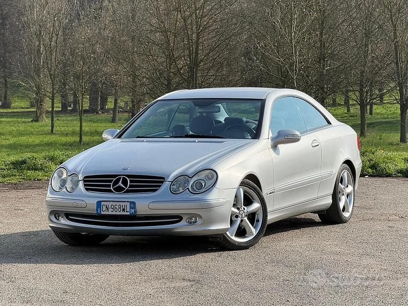 Usata Mercedes CLK270 Avantgarde 170 CV (125 kW) 2004 Grigio Coupé