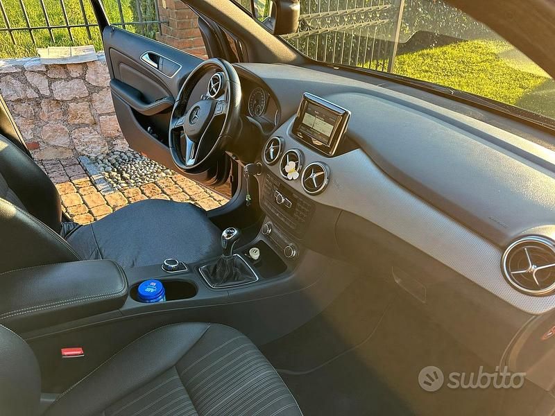 Usata Mercedes B200 Premium 136 CV (100 kW) 2013 Nero Monovolume