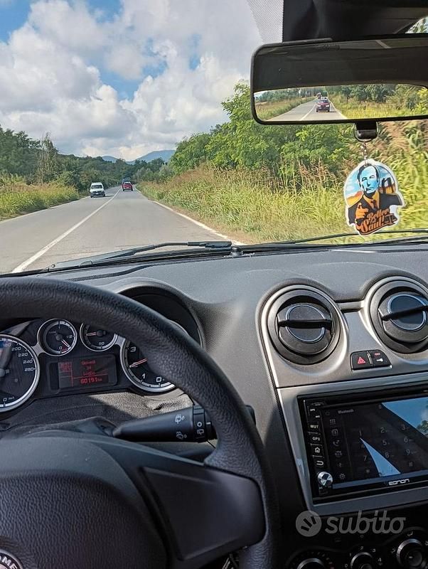 Usata Alfa Romeo MiTo 78 CV (57 kW) 2017 Blu/azzurro Utilitaria